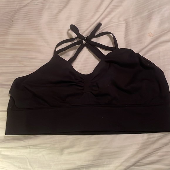 I Fashion / black sports bra - tag is torn out but guessing a S - Picture 2 of 4